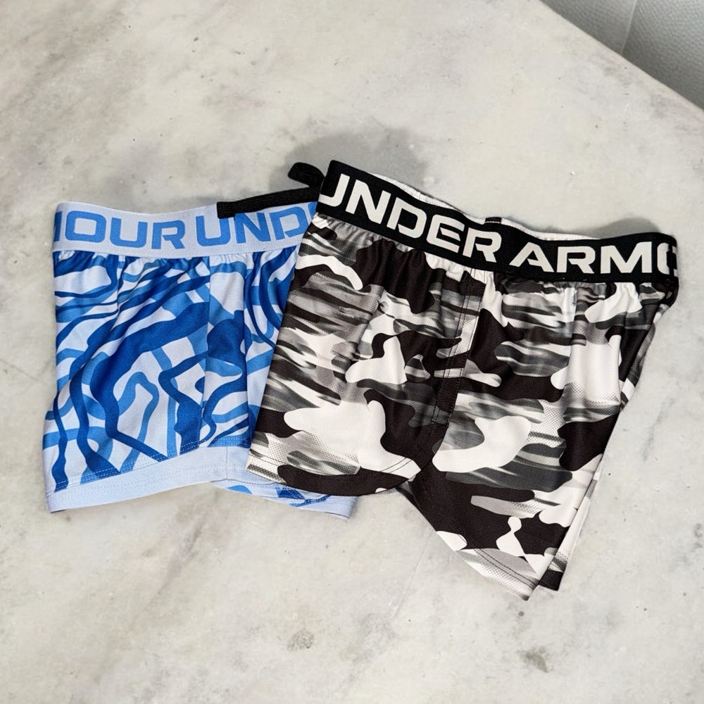 2 Girls Under Armour Athletic Shorts (XS)